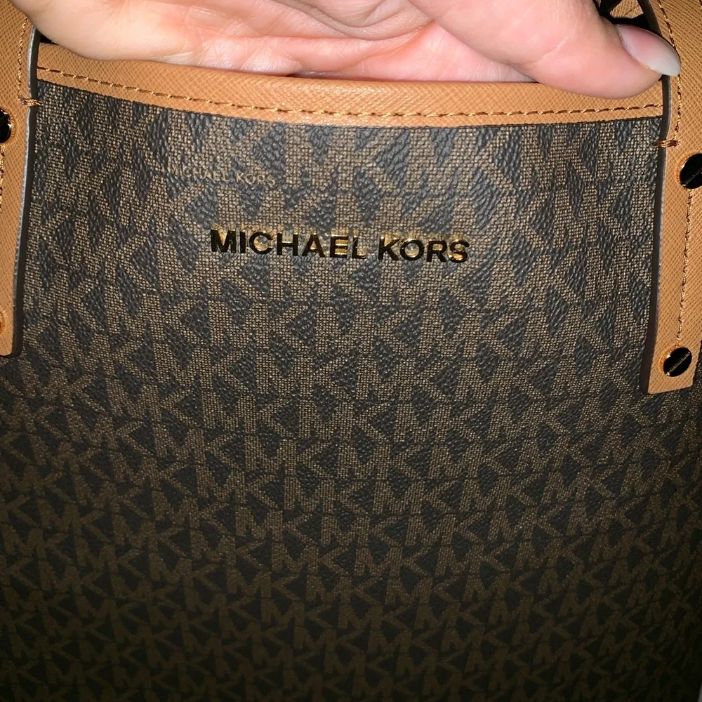 Michael Kors spacious michael